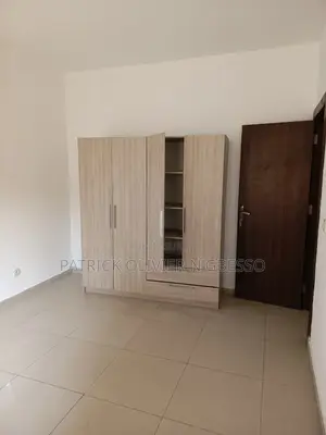 3chbre Appartement dans Appartement 4 Pièces, Cocody à Louer