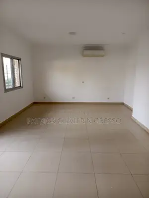 3chbre Appartement dans Appartement 4 Pièces, Cocody à Louer
