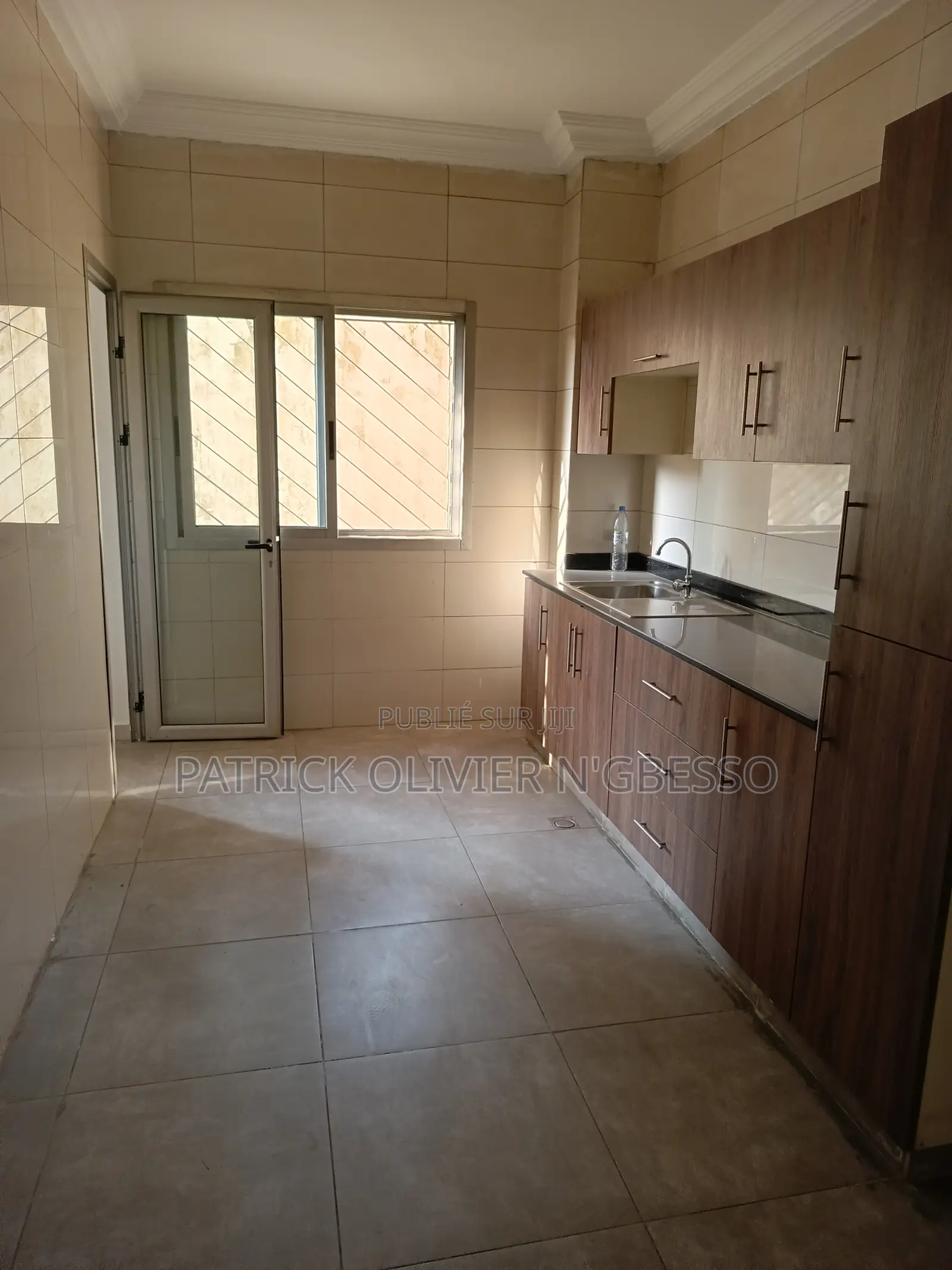 3chbre Appartement dans Appartement 4 Pièces, Cocody à Louer