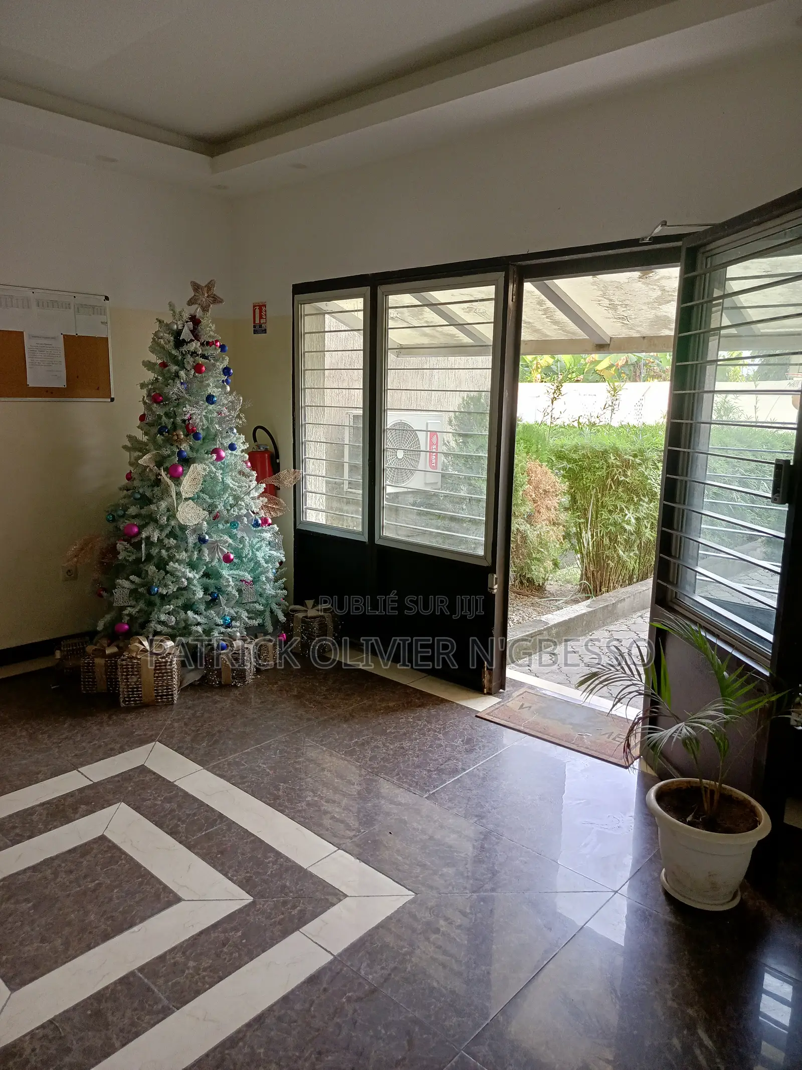 3chbre Appartement dans Appartement 4 Pièces, Cocody à Louer