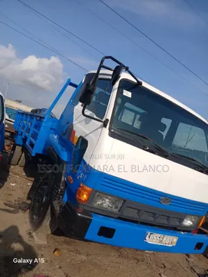 Hyundai H200 2012 Blanc cassé