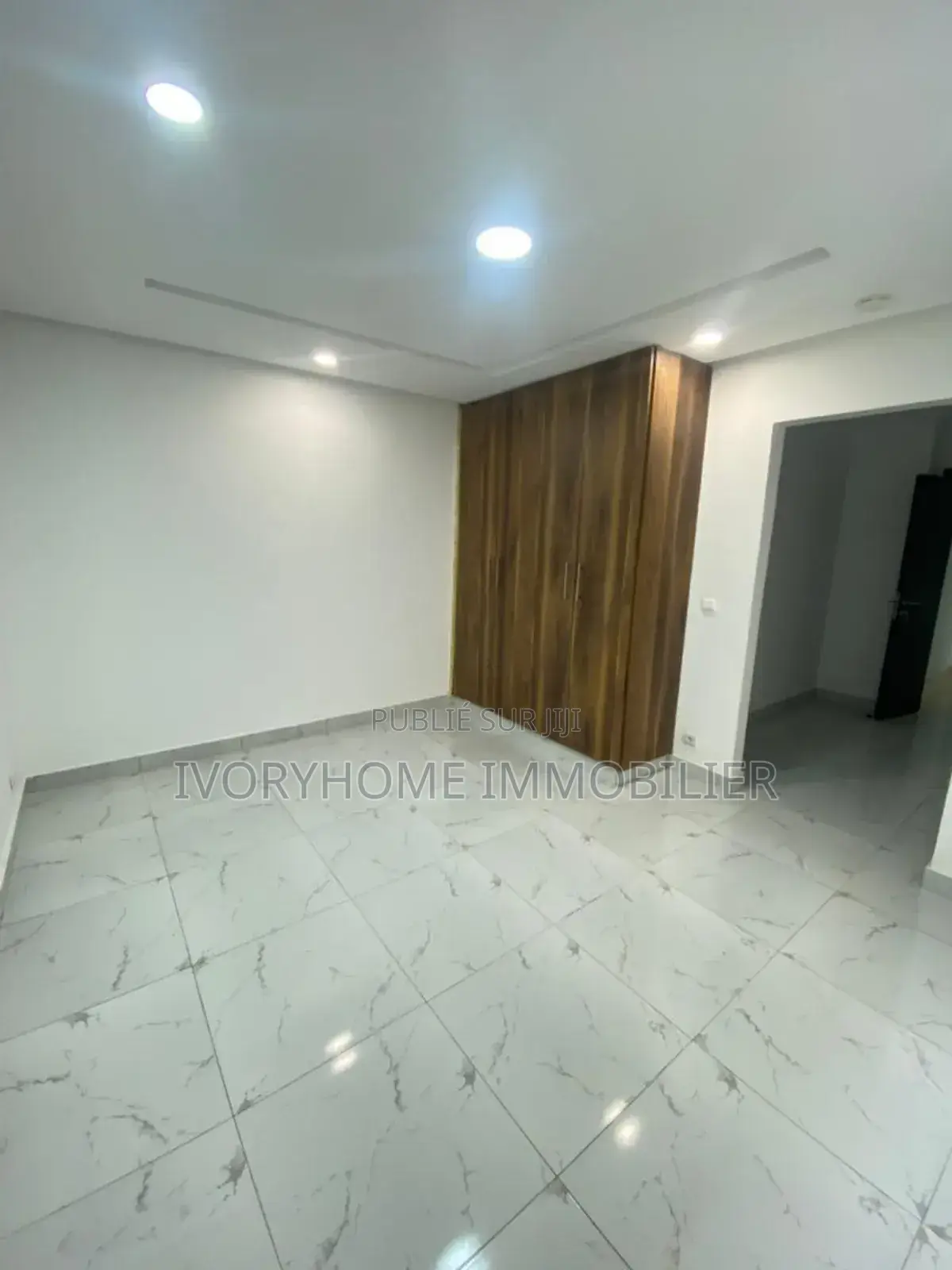 4chbre Appartement dans Samuel Kouame, Cocody à Louer