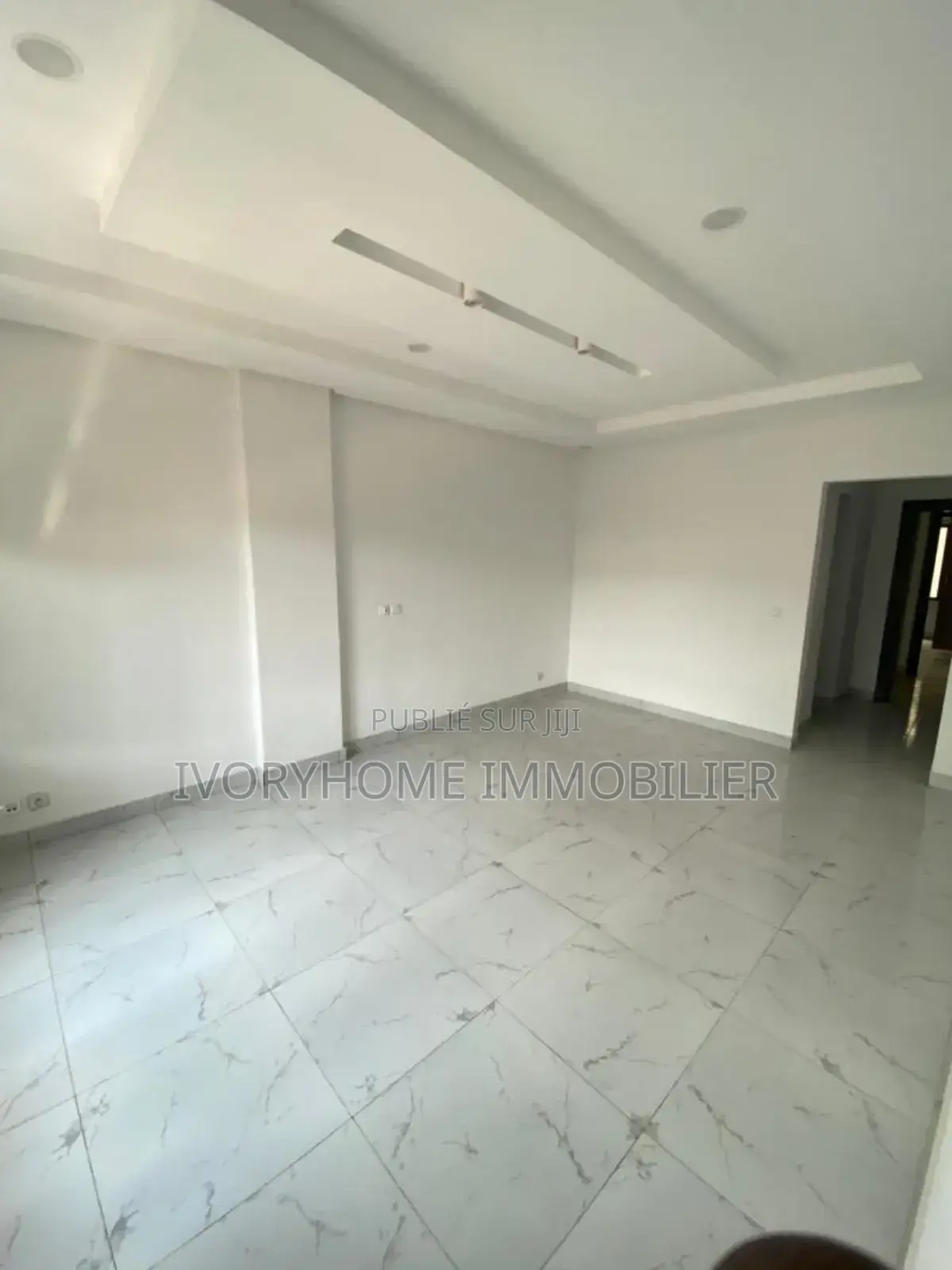 4chbre Appartement dans Samuel Kouame, Cocody à Louer