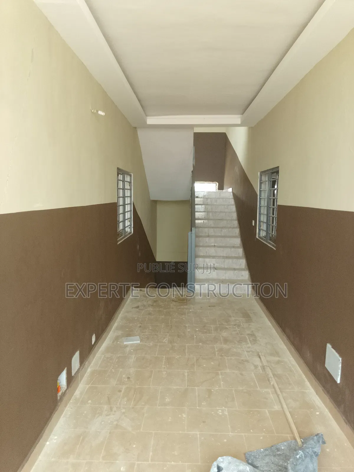 2chbre Chambre et salon dans Construction Experte, Bingerville à Louer