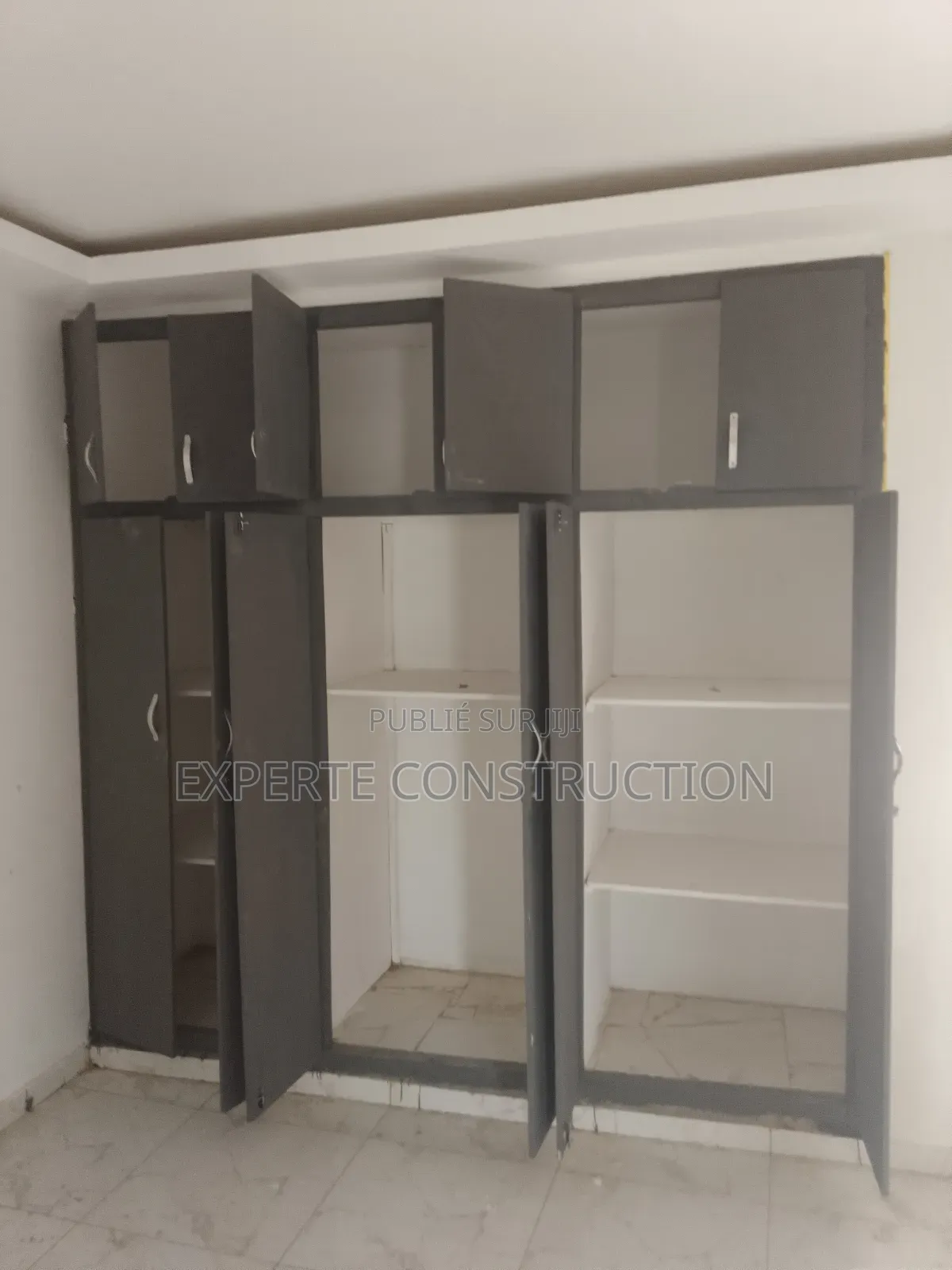 2chbre Chambre et salon dans Construction Experte, Bingerville à Louer