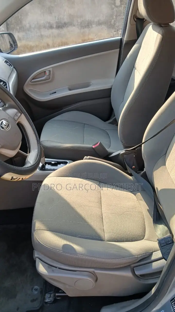 Kia Picanto 2016 Blanc cassé