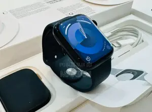 Apple Watch Série 8 45mm Quasi Neuf Avec Le Carton