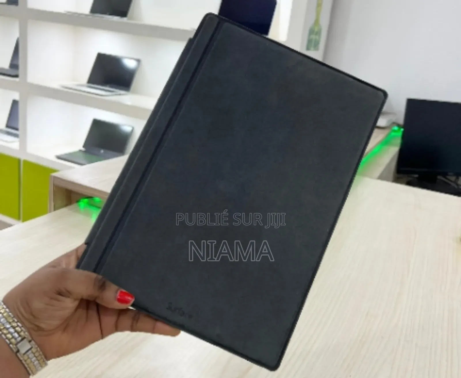 New Microsoft Surface Pro 4 8GB Intel Core I5 SSD 256GB