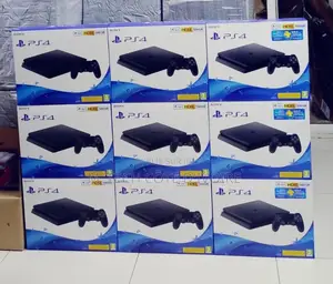 Playstation 4 Slim ( PS4 )