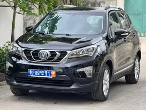 Photo - Changan CS35 2019 Noir