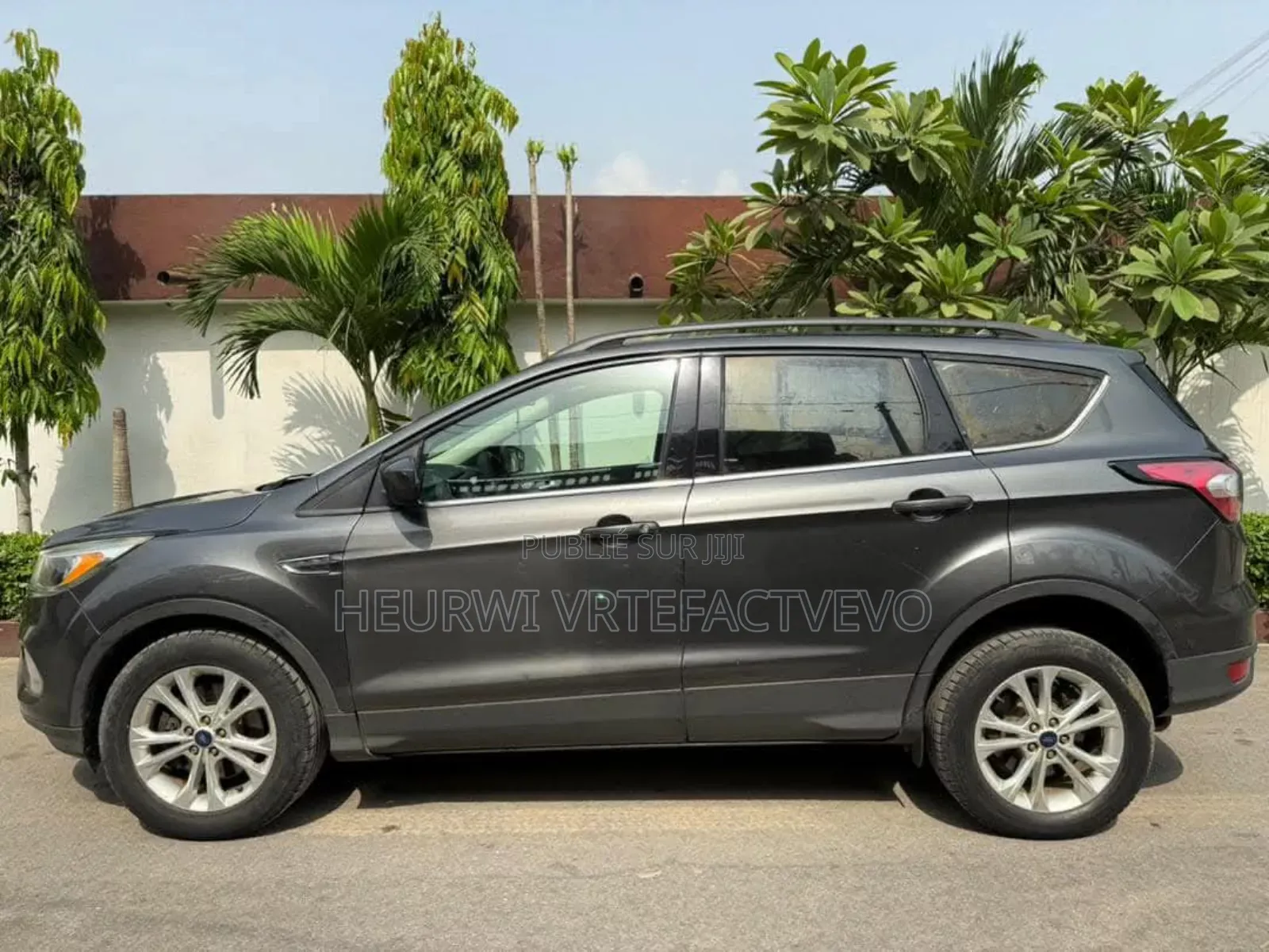 Ford Escape S FWD 2018 Gris