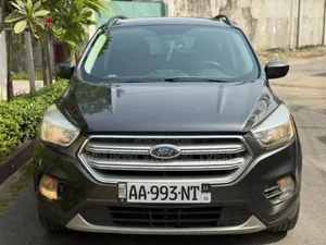 Ford Escape S FWD 2018 Gris