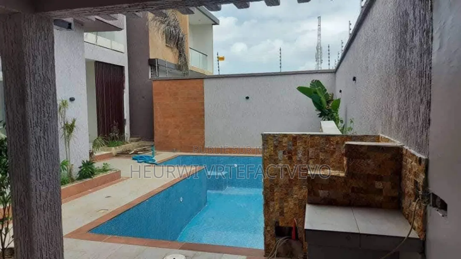 4chbre Duplex dans Investor Plus, Cocody à Louer