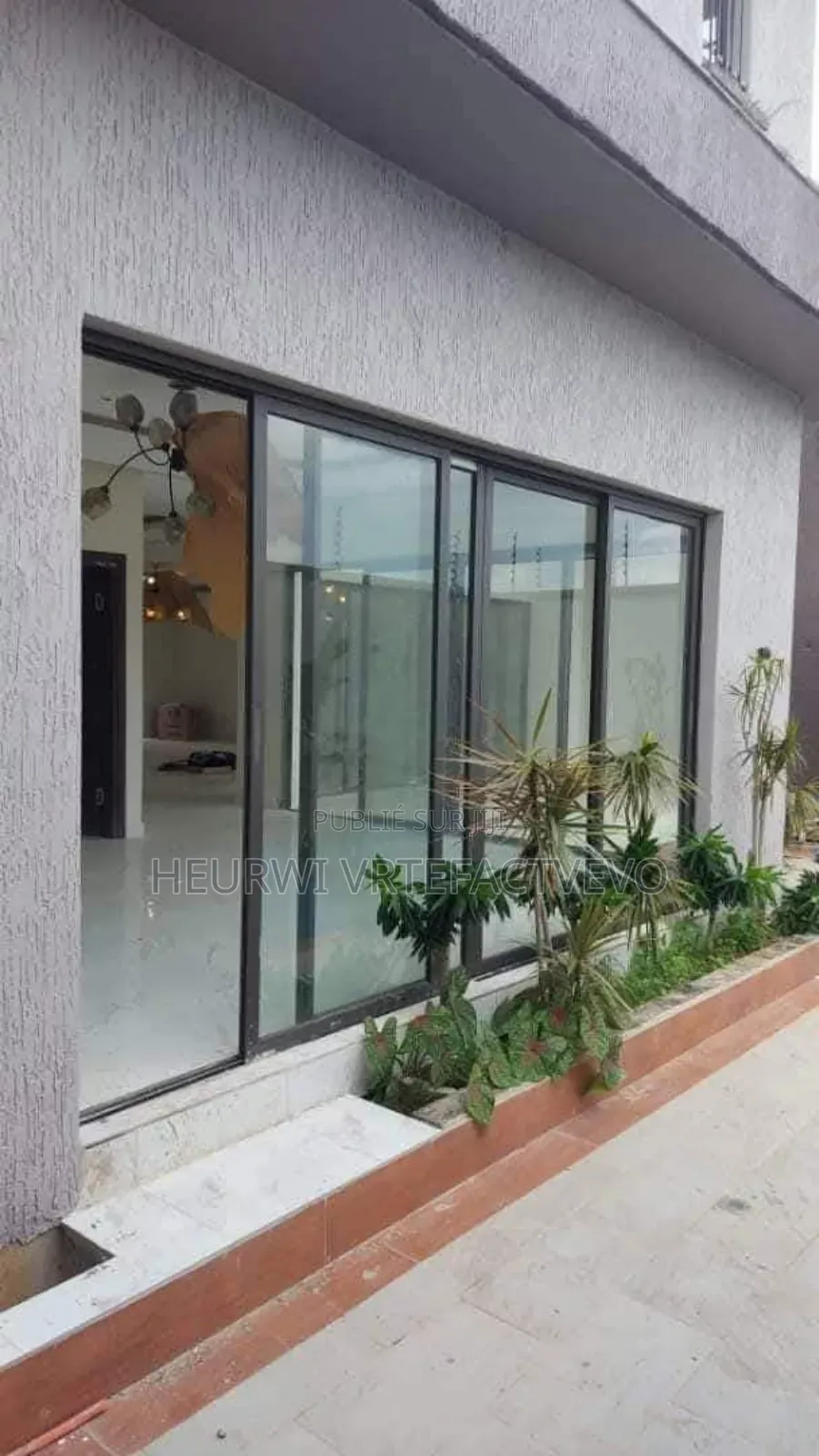 4chbre Duplex dans Investor Plus, Cocody à Louer