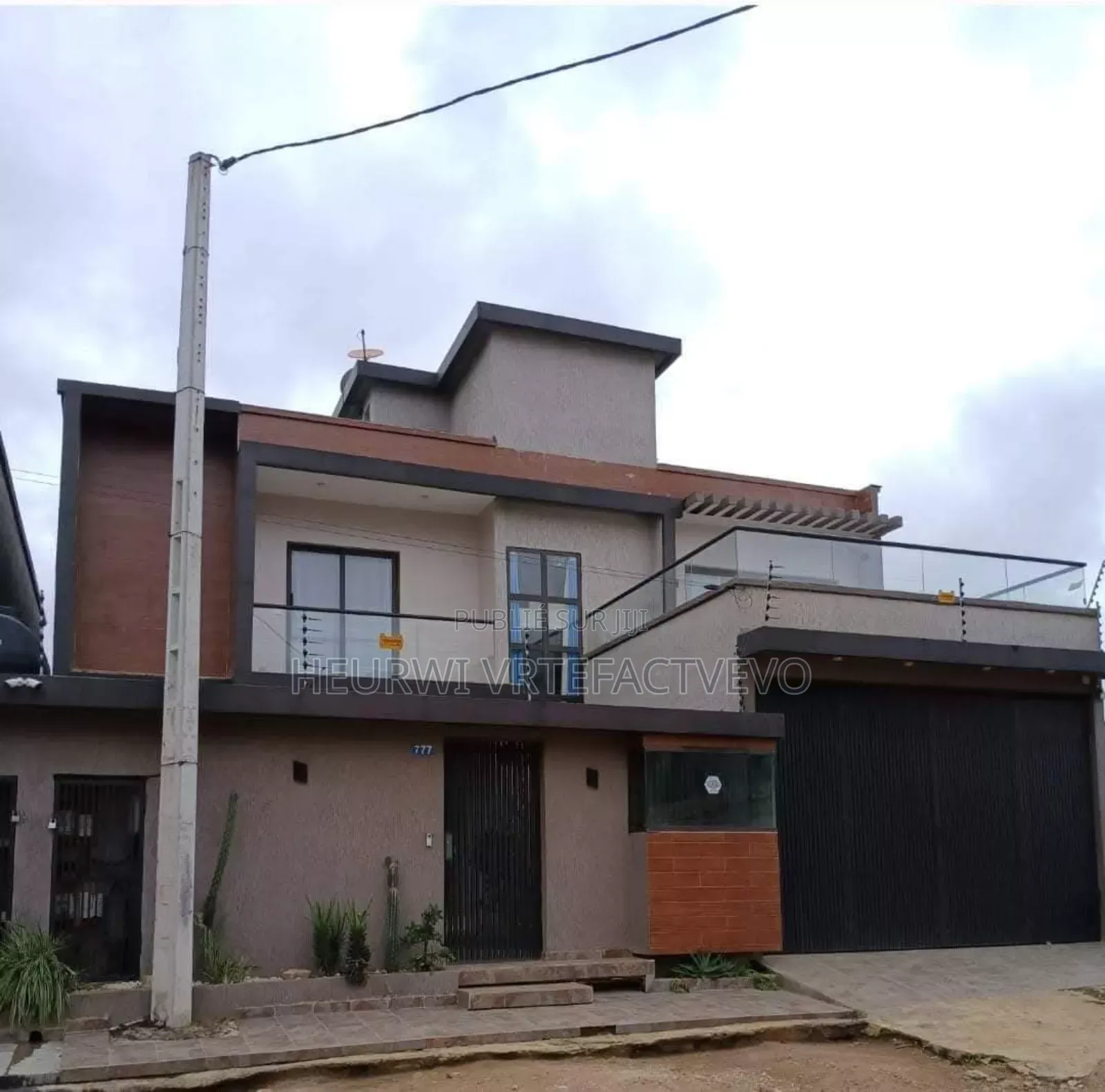 4chbre Duplex dans Investor Plus, Cocody à Louer