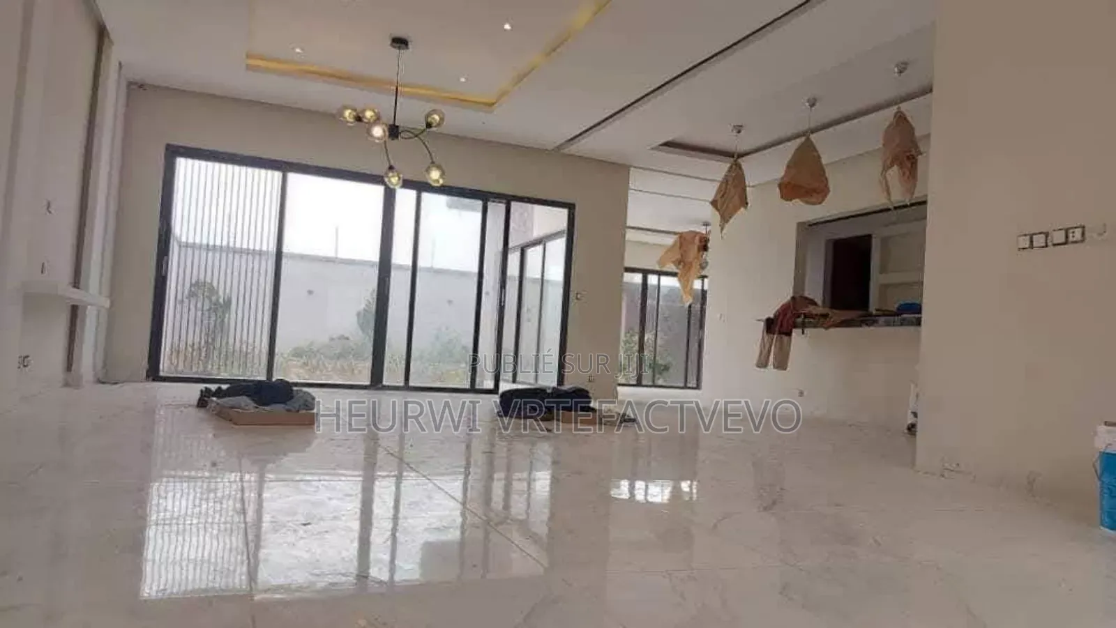 4chbre Duplex dans Investor Plus, Cocody à Louer