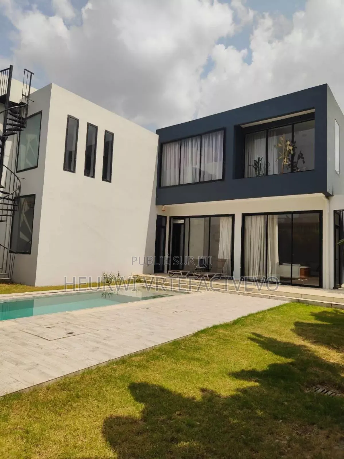 5chbre Duplex dans Yozalem, Cocody à Vendre