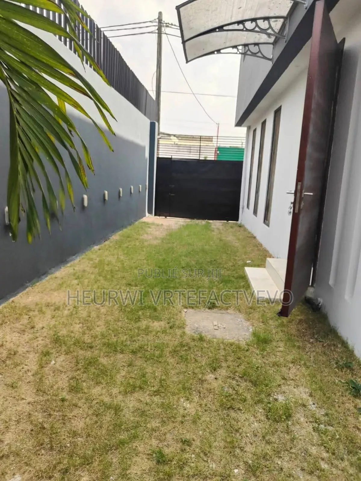 5chbre Duplex dans Yozalem, Cocody à Vendre