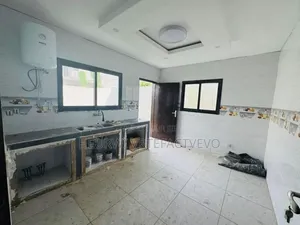 5chbre Duplex dans Yozalem, Cocody à Vendre
