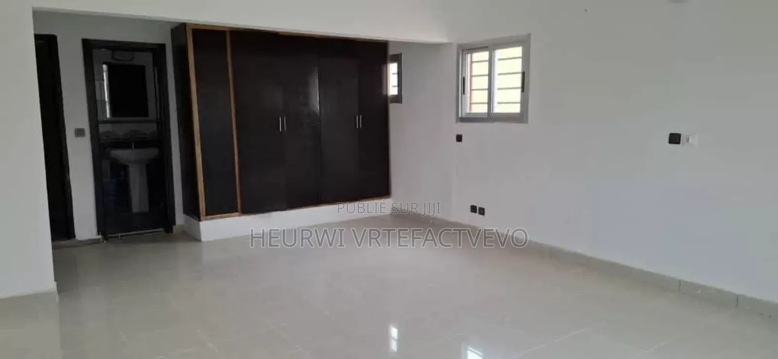 5chbre Duplex dans Yozalem, Cocody à Vendre