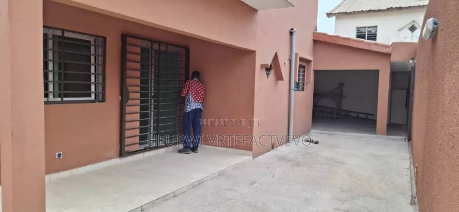 5chbre Duplex dans Yozalem, Cocody à Vendre