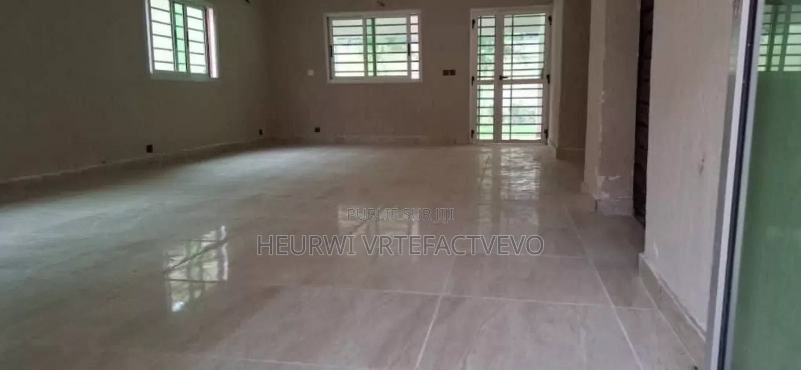 5chbre Duplex dans Yozalem, Cocody à Vendre