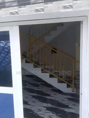 5chbre Duplex dans Yozalem, Cocody à Vendre