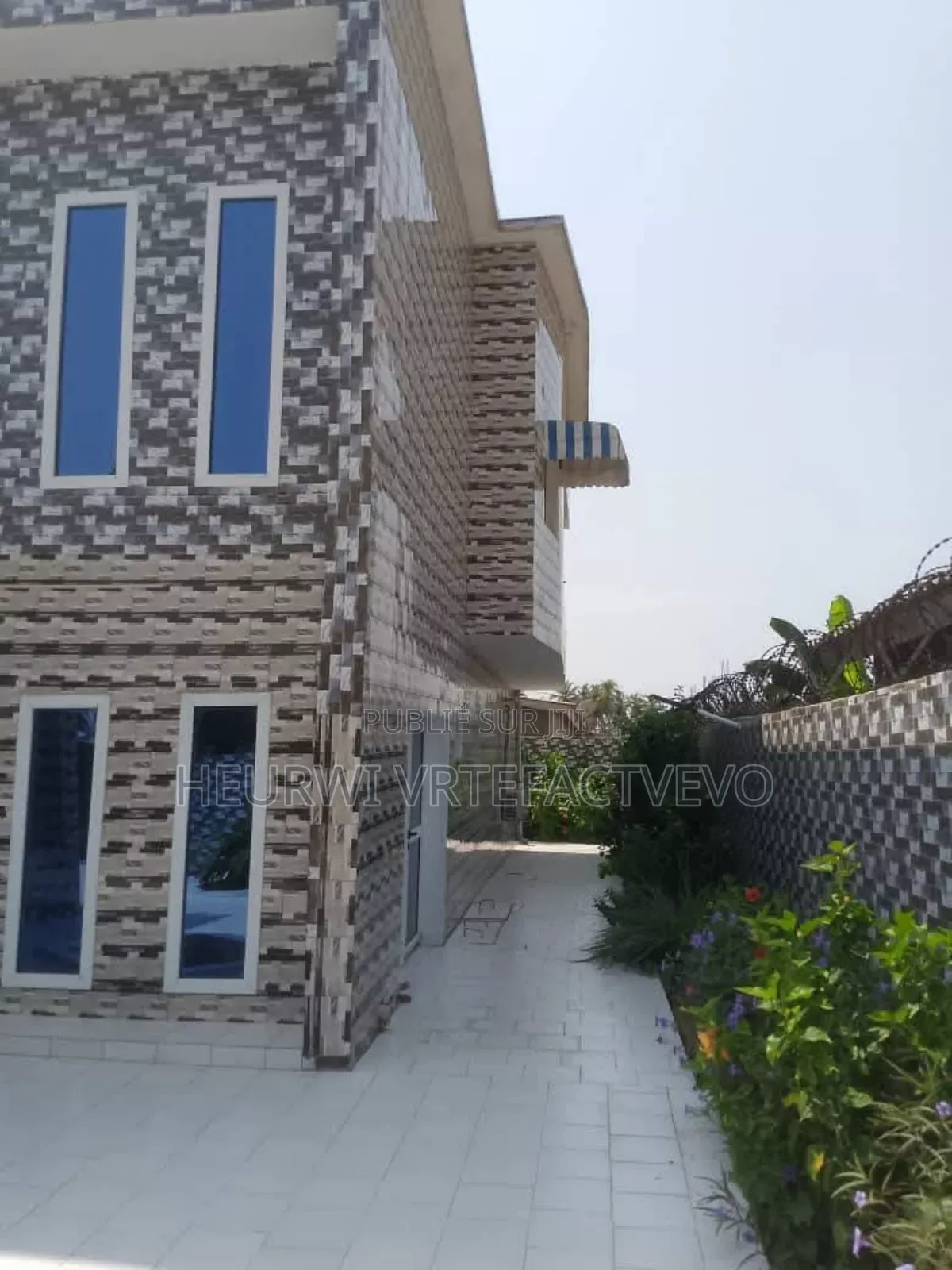 5chbre Duplex dans Yozalem, Cocody à Vendre