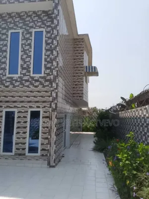 5chbre Duplex dans Yozalem, Cocody à Vendre