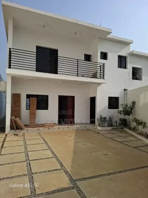5chbre Duplex dans Yozalem, Cocody à Vendre