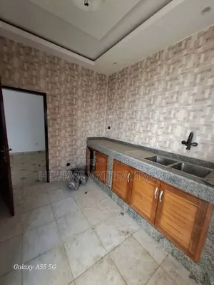 5chbre Duplex dans Yozalem, Cocody à Vendre