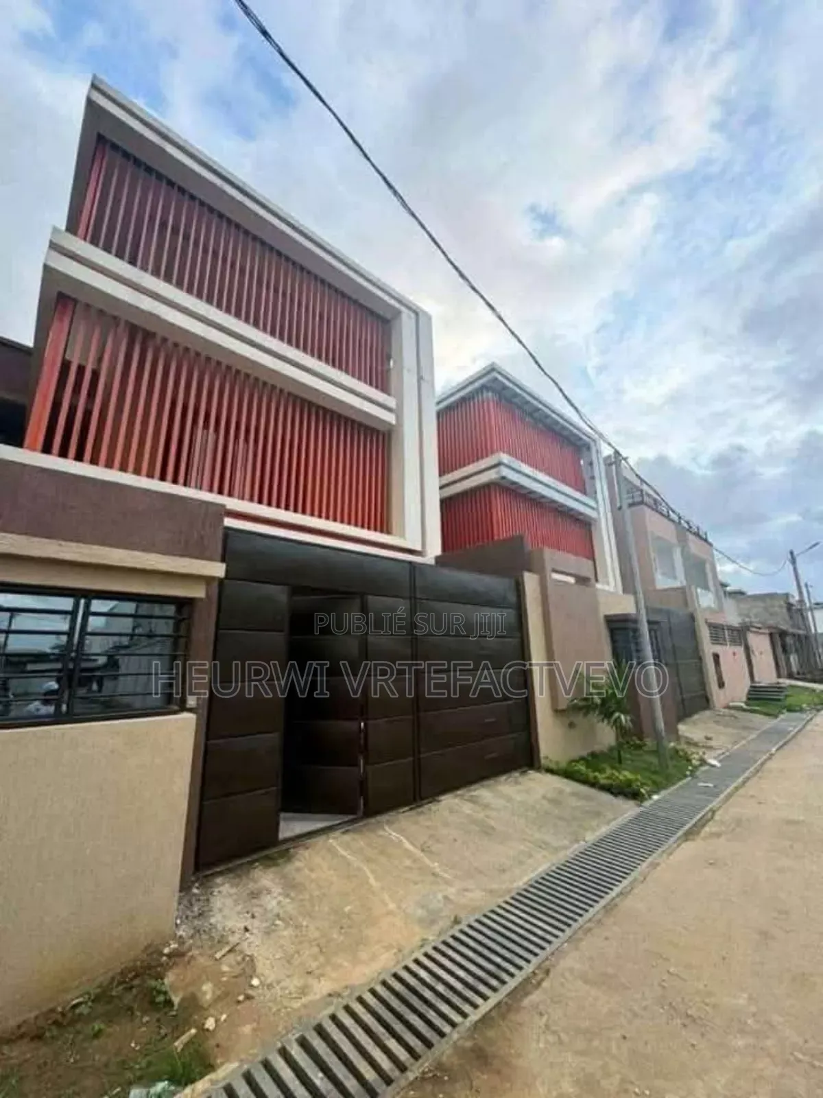 5chbre Duplex dans Yozalem, Cocody à Vendre