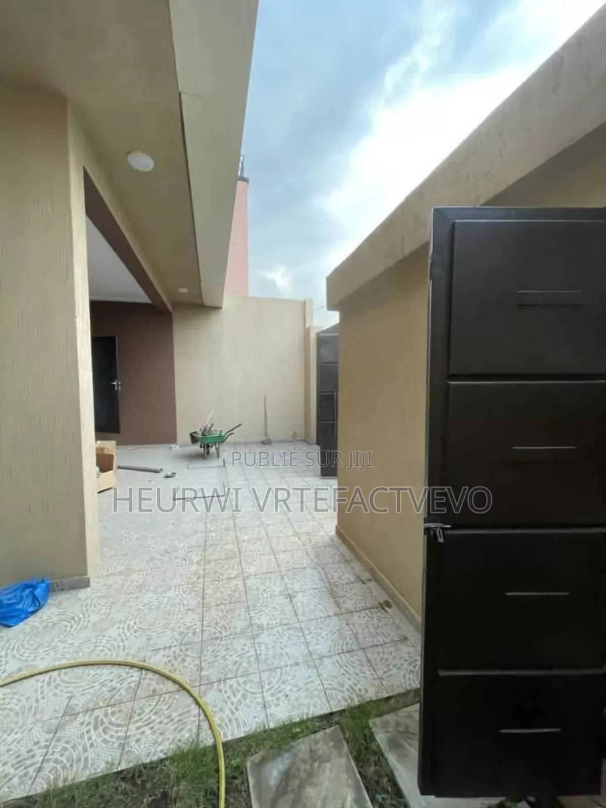 5chbre Duplex dans Yozalem, Cocody à Vendre