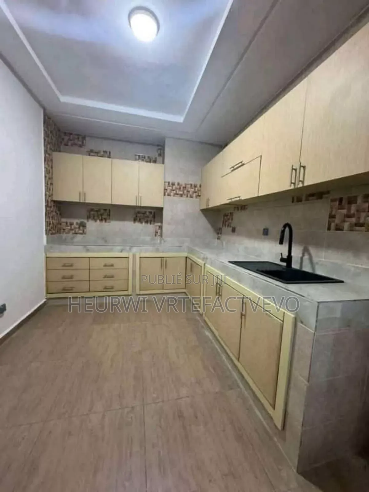 5chbre Duplex dans Yozalem, Cocody à Vendre
