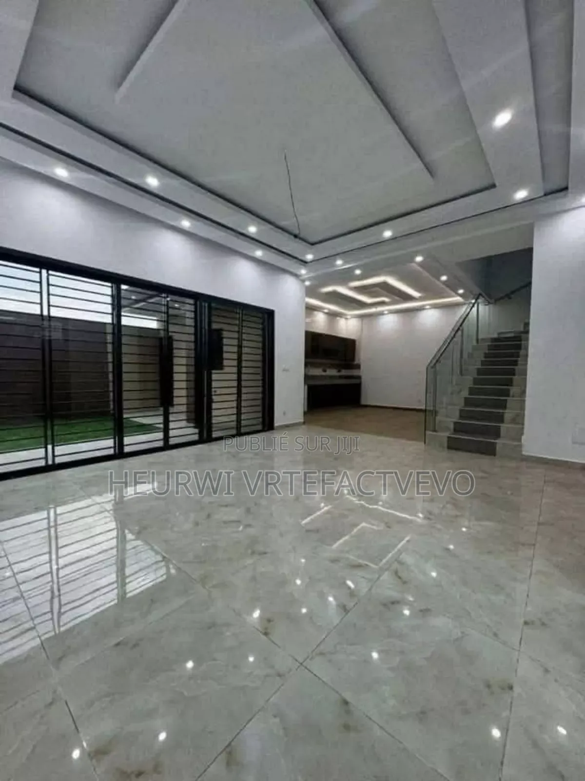 5chbre Duplex dans Yozalem, Cocody à Vendre