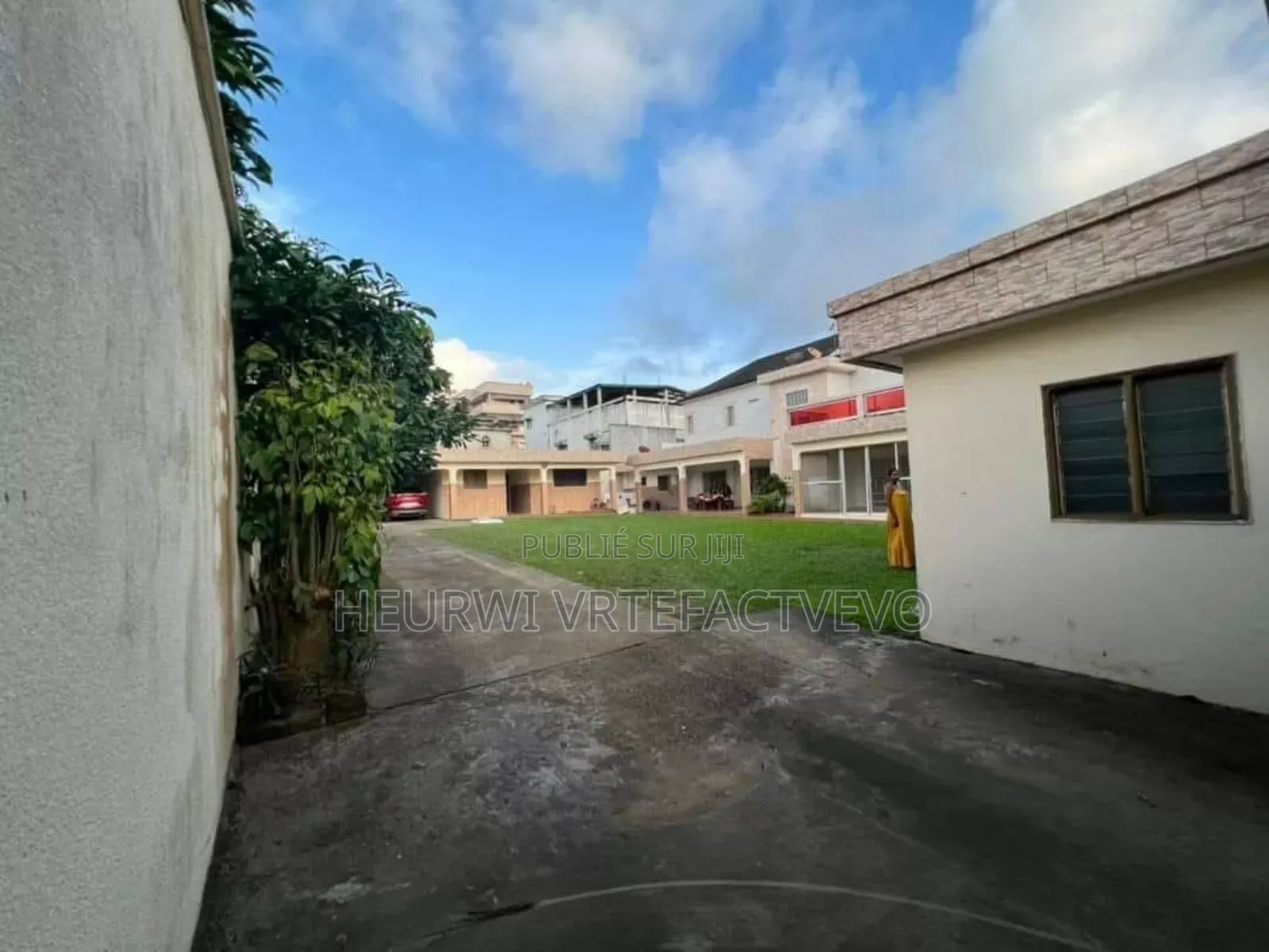 9chbre Duplex dans Yozalem, Cocody à Vendre