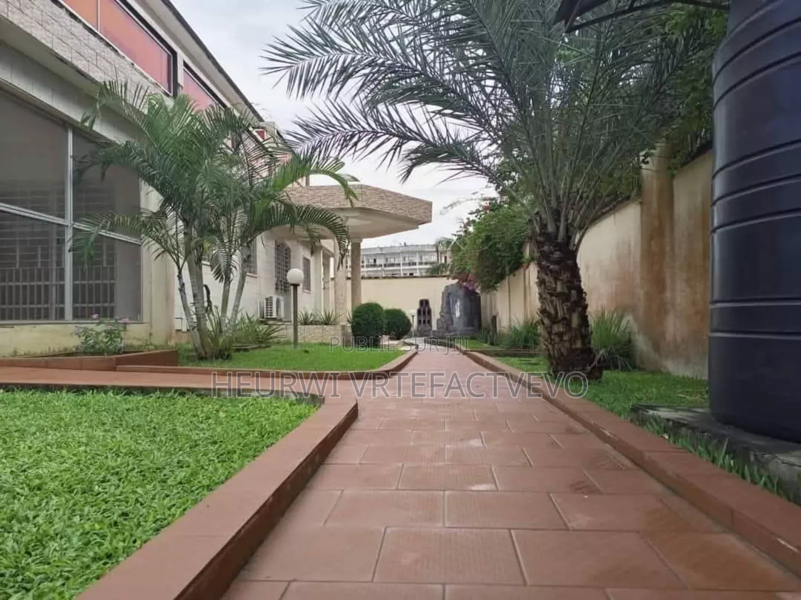 9chbre Duplex dans Yozalem, Cocody à Vendre