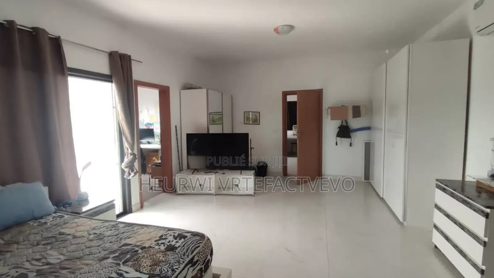 Furnished 4chbre Duplex dans Yozalem, Cocody à Vendre
