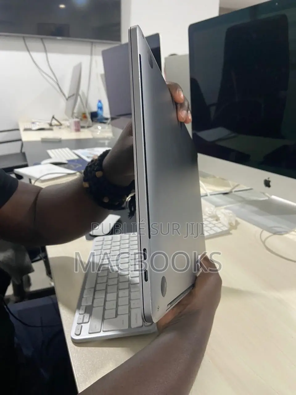 Ordinateur portable Apple MacBook Pro 2019 16GB Intel Core i9 SSD 512GB