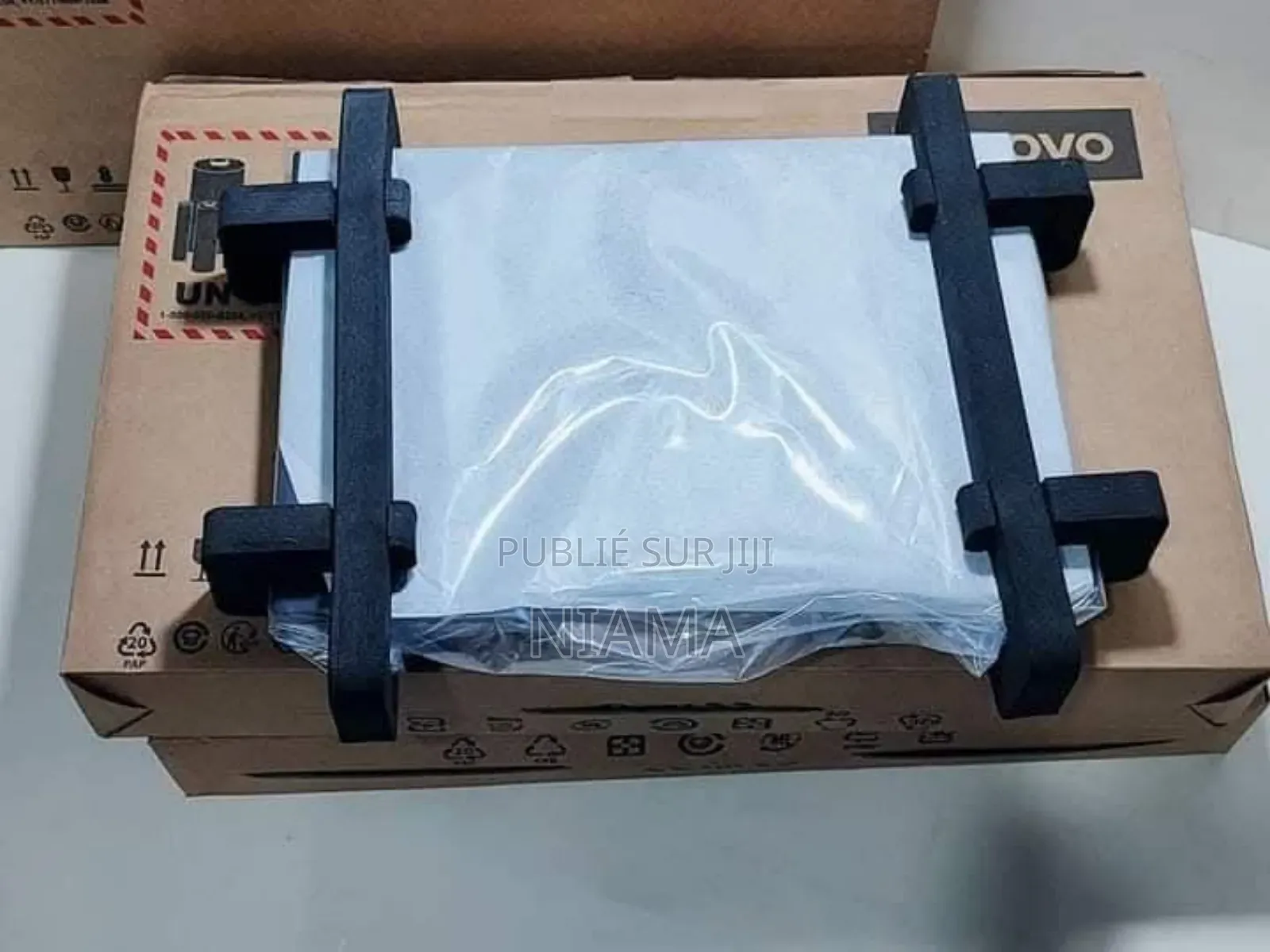 New Lenovo ThinkPad Yoga 370 8GB Intel Core I5 SSD 256GB