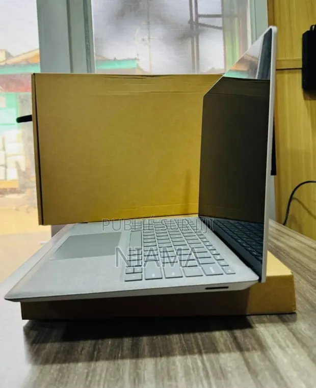 Neuf Microsoft Surface Laptop 3 8GB Intel Core I5 SSD 256GB for
