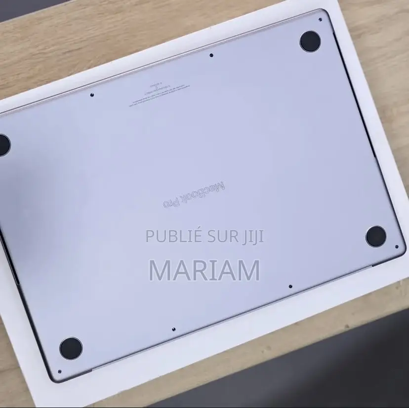 New Apple MacBook Pro 2021 M1 16GB AMD Ryzen 5 SSD 512GB