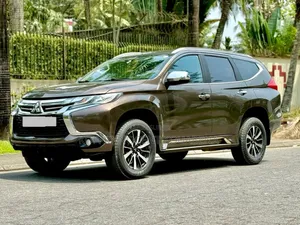 Mitsubishi Pajero 2018 Argenté