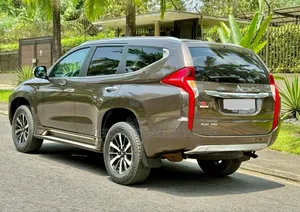 Mitsubishi Pajero 2018 Argenté