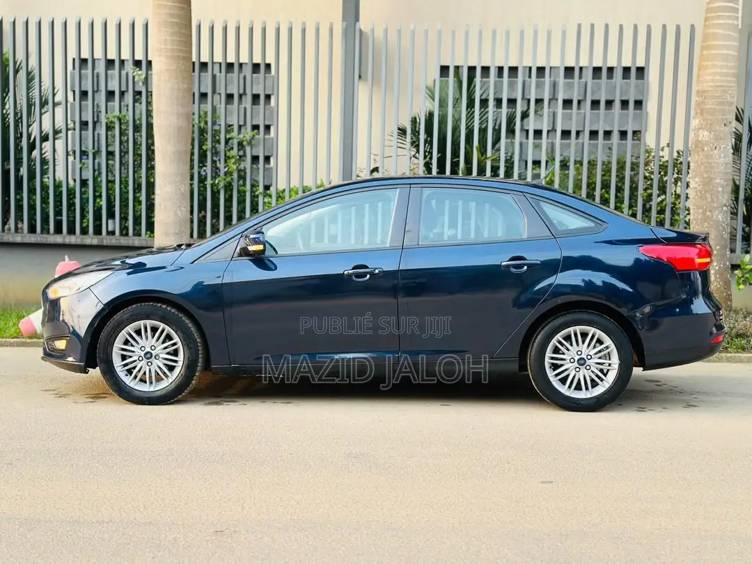 Ford Focus 2016 Bleu
