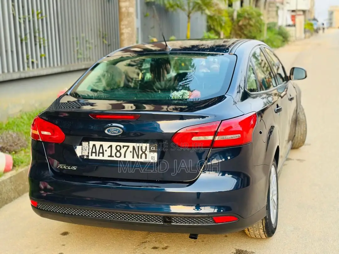 Ford Focus 2016 Bleu