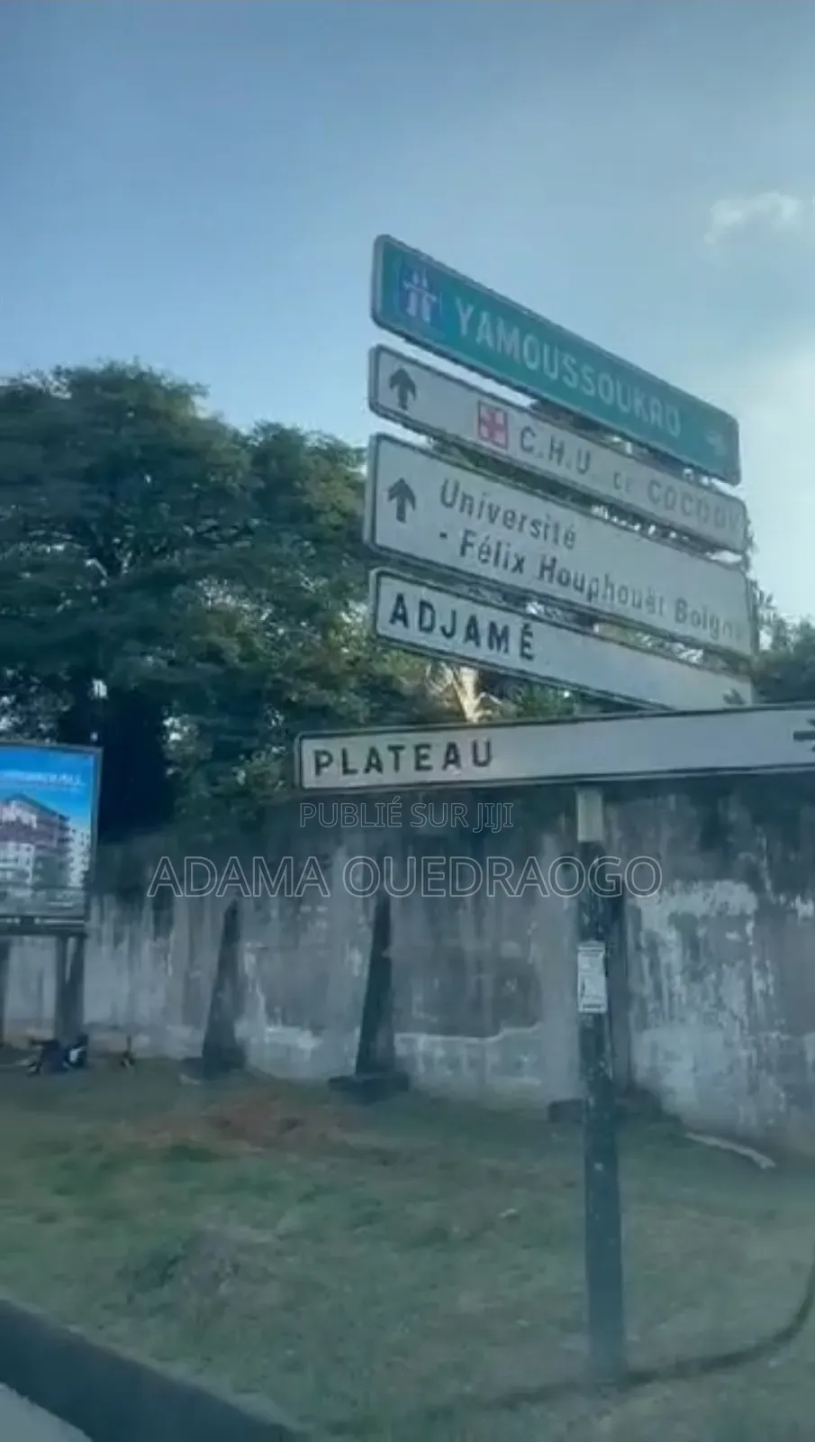 2plateaux Boulevard Des Martyrs Un Terrain De 1087m2