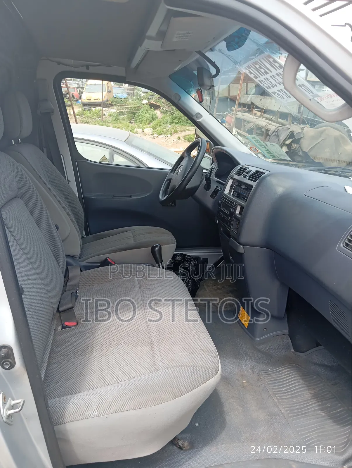 Toyota HiAce 2018 Gris