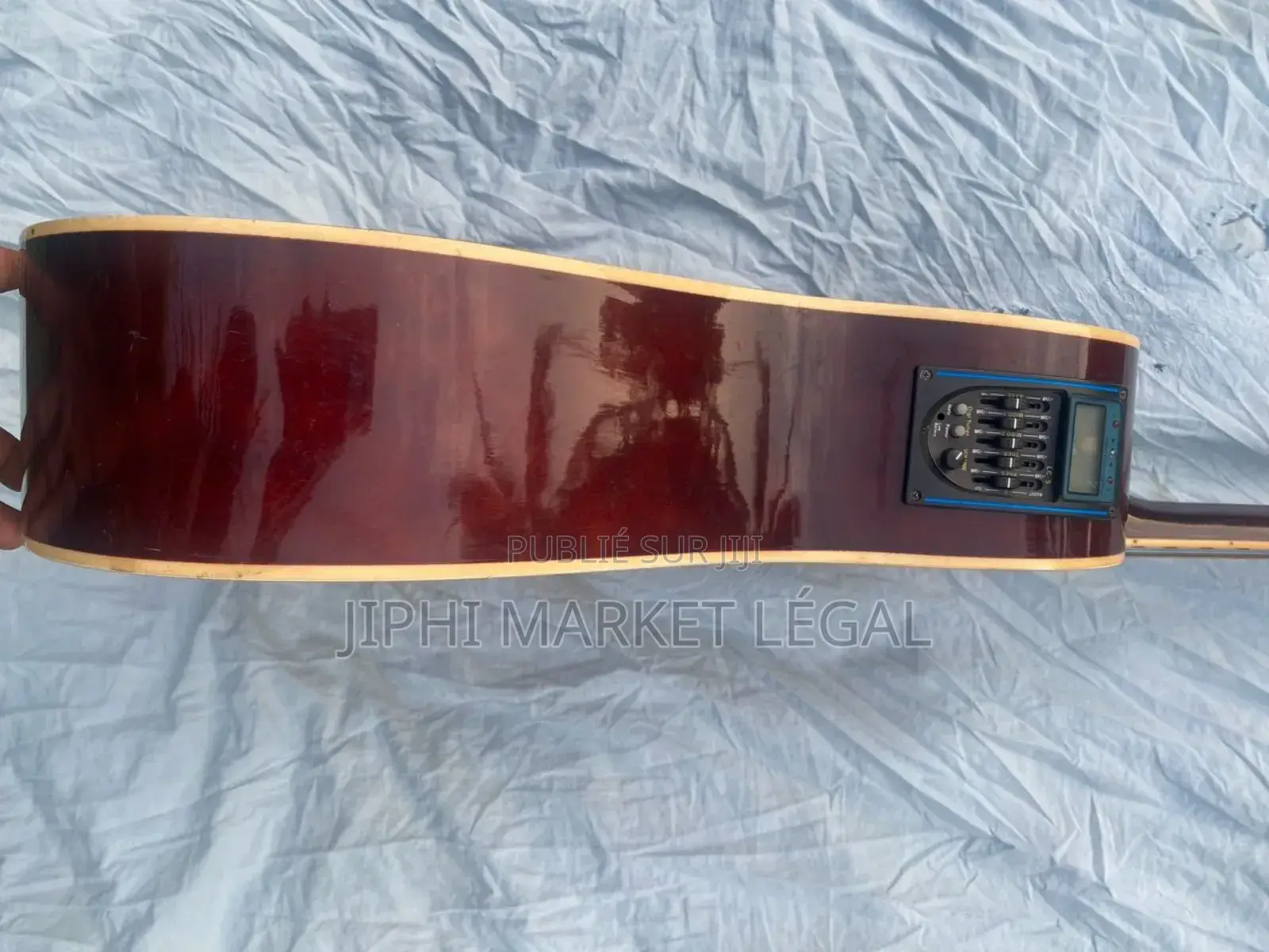 Guitare Électro Acoustique/Semi Électrique