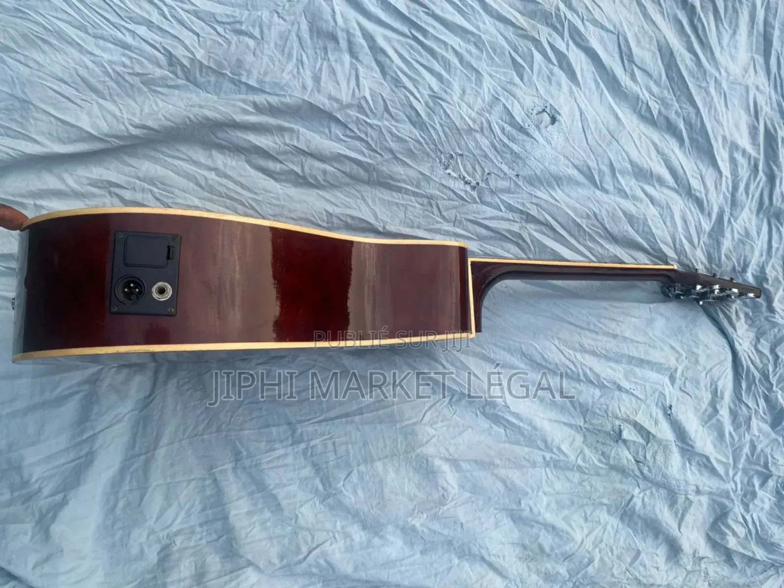 Guitare Électro Acoustique/Semi Électrique